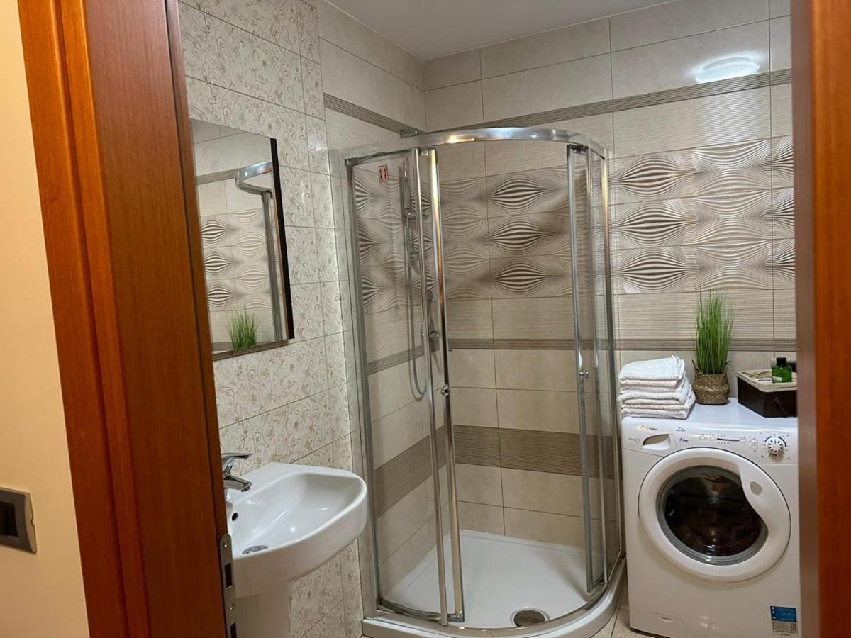 Luxury Condo In Тирана Екстериор снимка