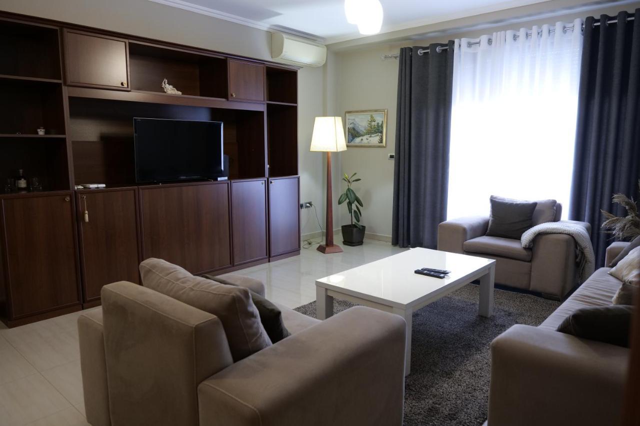 Luxury Condo In Тирана Екстериор снимка