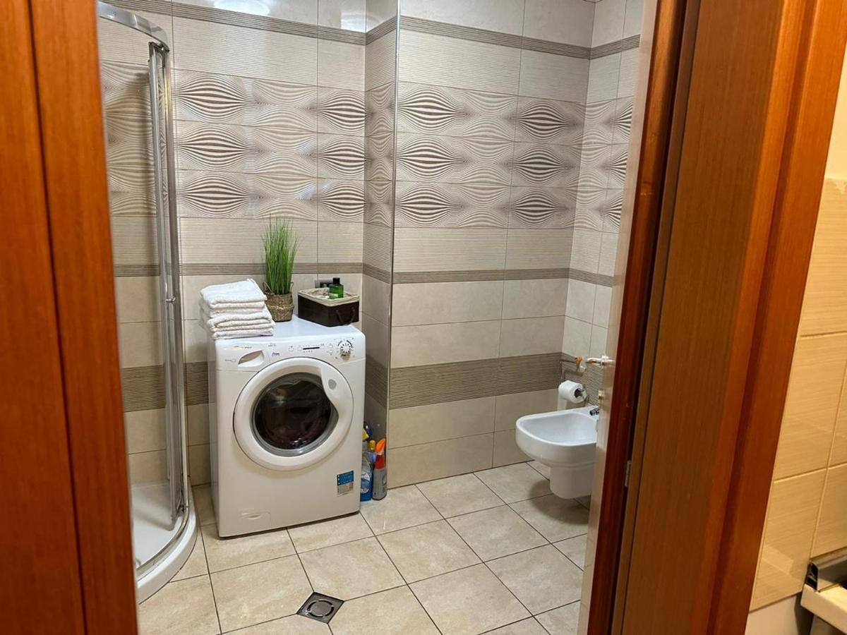 Luxury Condo In Тирана Екстериор снимка