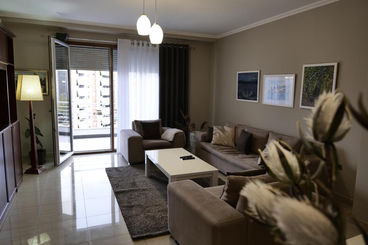 Luxury Condo In Тирана Екстериор снимка