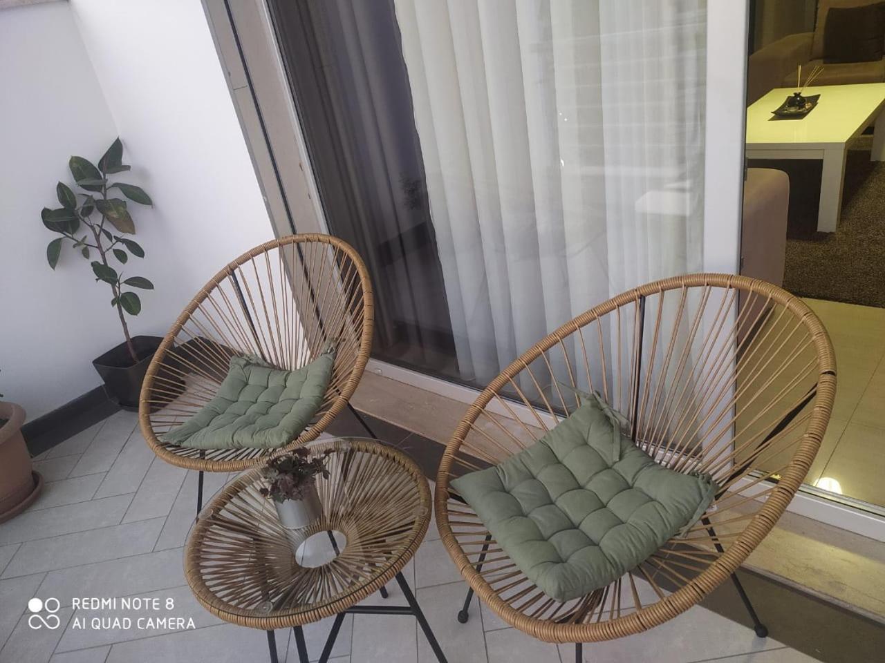Luxury Condo In Тирана Екстериор снимка